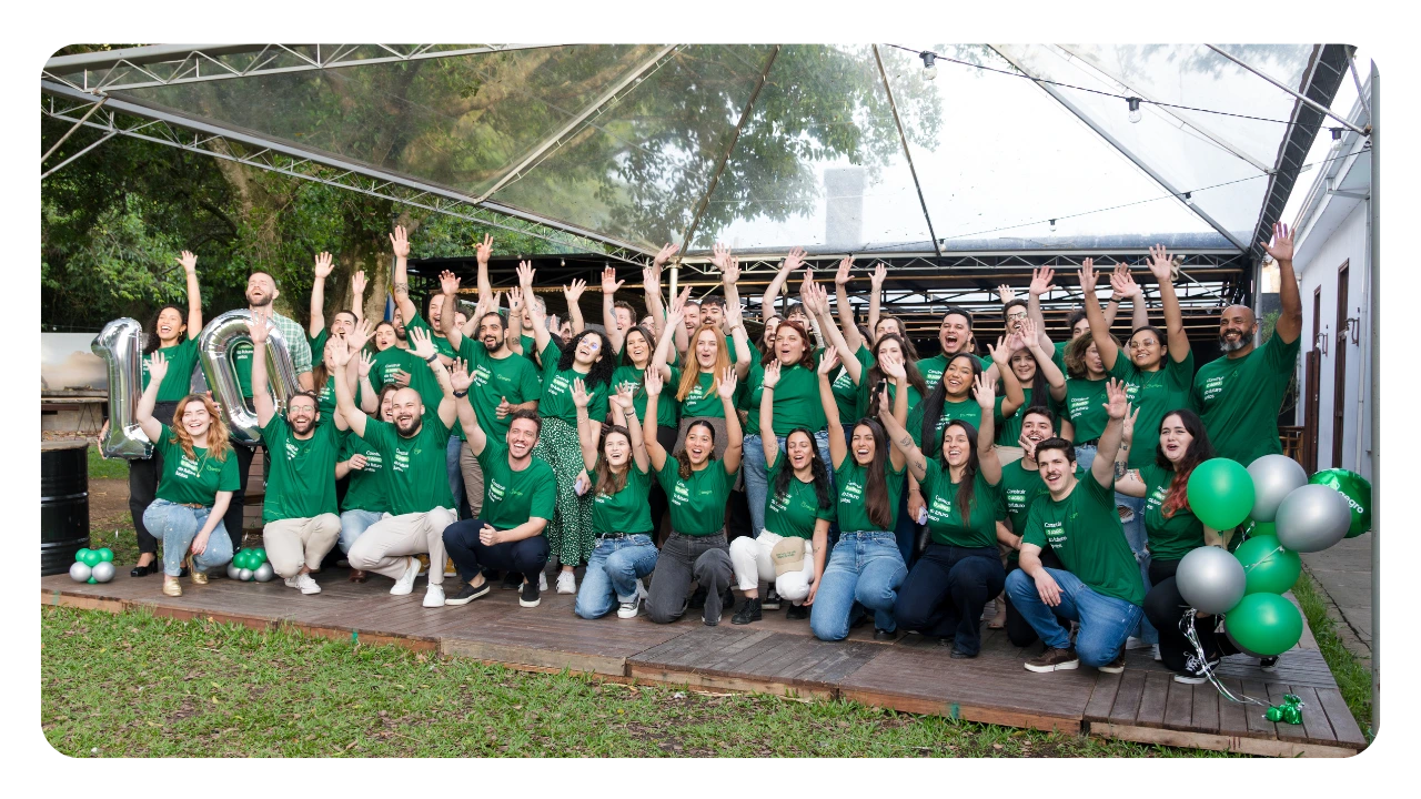 Equipe Aegro trabalhando em conjunto.